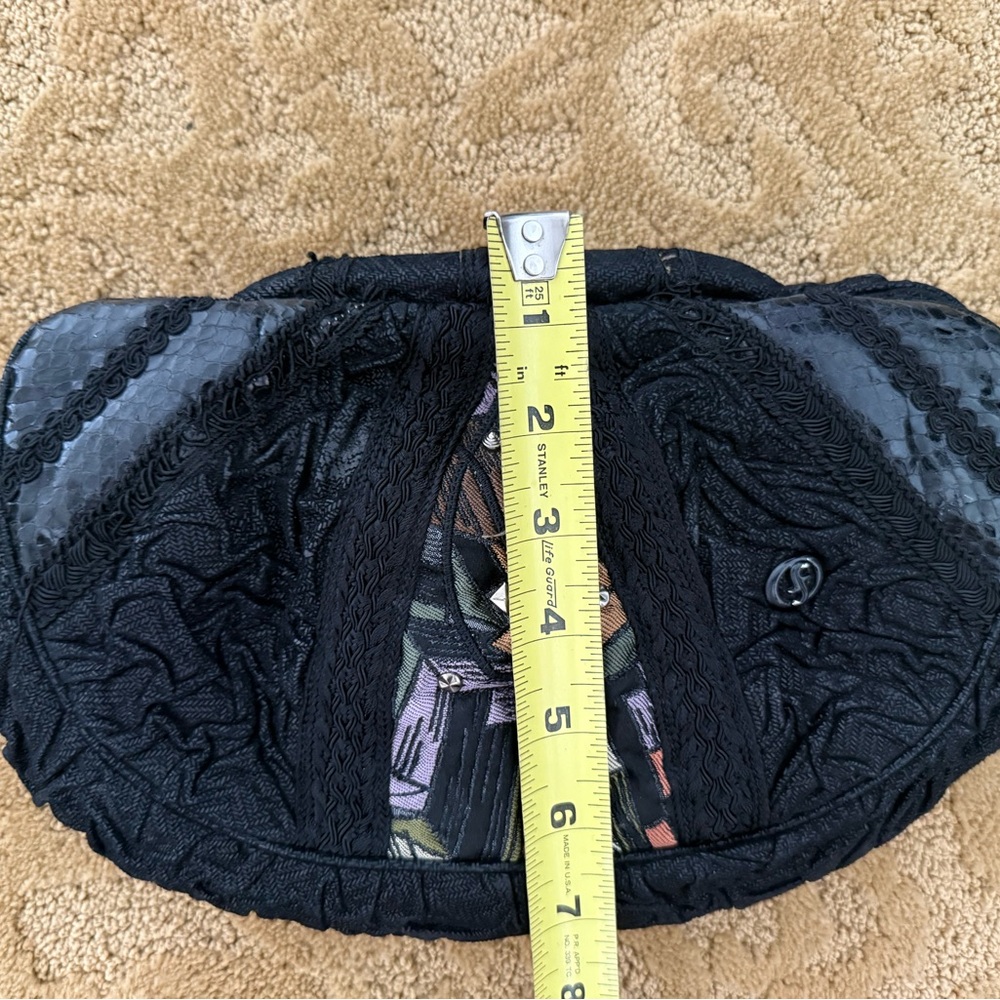 Elegant Black Clutch - Picture 4 of 5